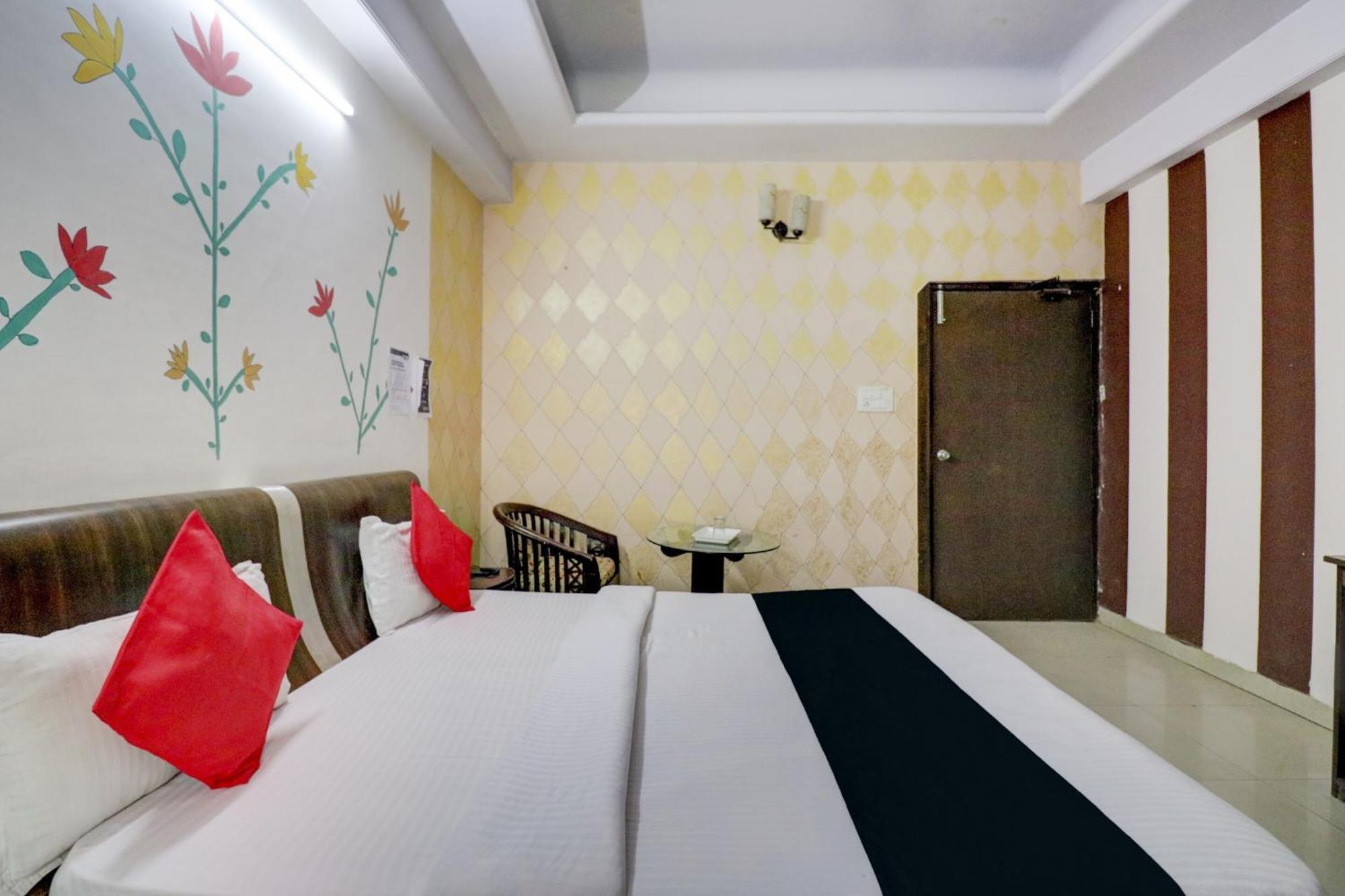 Hotel O Mukut Mahal Meerut Exterior foto